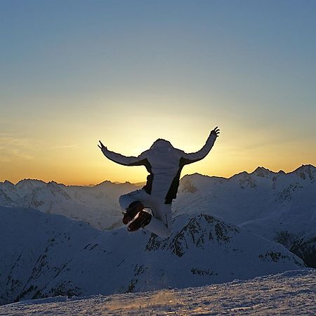 Hotel Garni Valülla Ischgl Kültér fotó