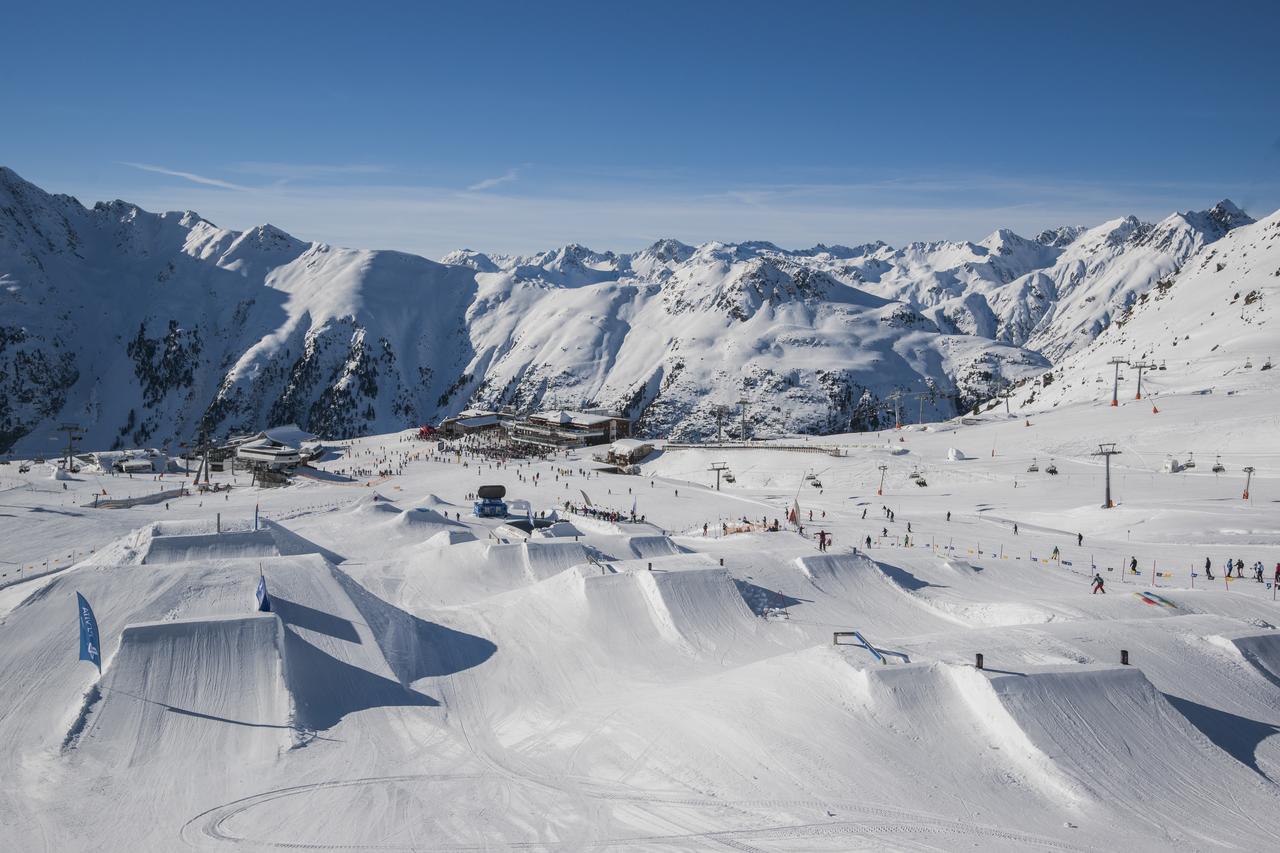 Hotel Garni Valülla Ischgl Kültér fotó