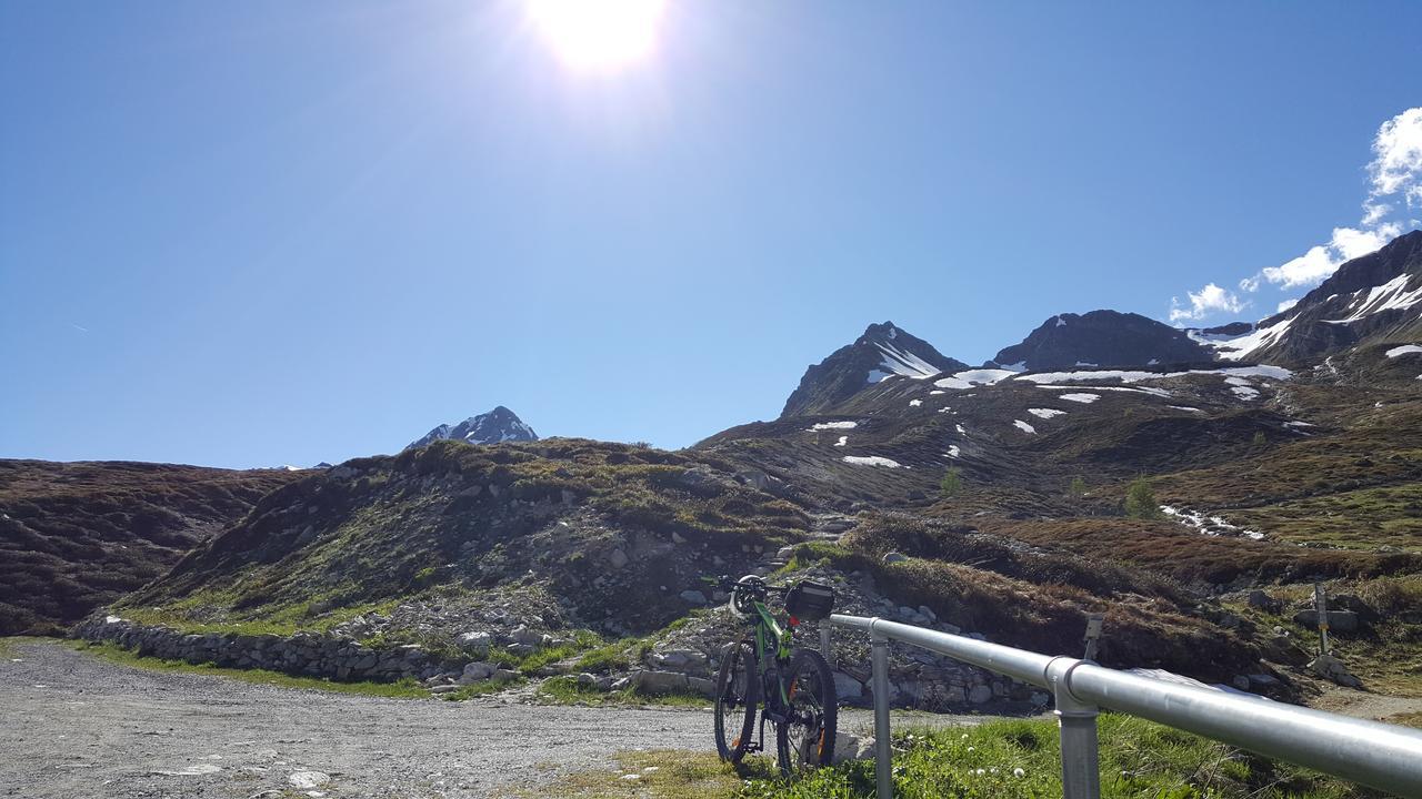 Hotel Garni Valülla Ischgl Kültér fotó